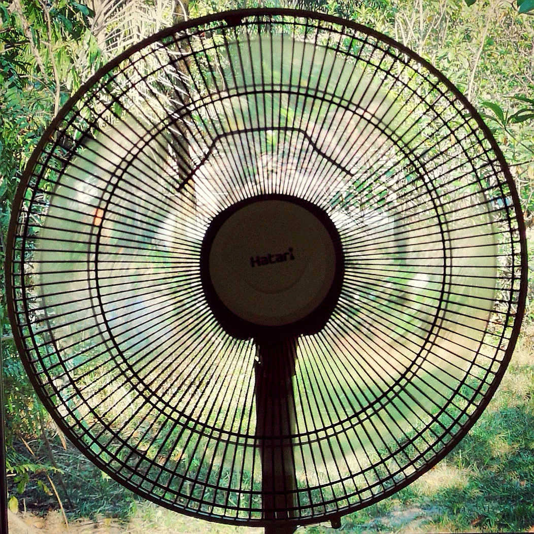 AC、DC 與 BLDC 風扇都會轉，低速噪音與耗電差在馬達怎麼換向